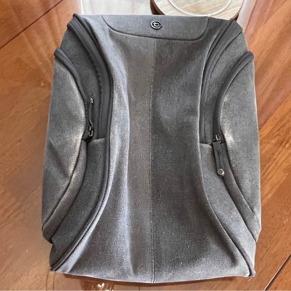 BOOQ Cobra Squeeze MacBook Backpack Gray Good Condition - Picture 11 of 16